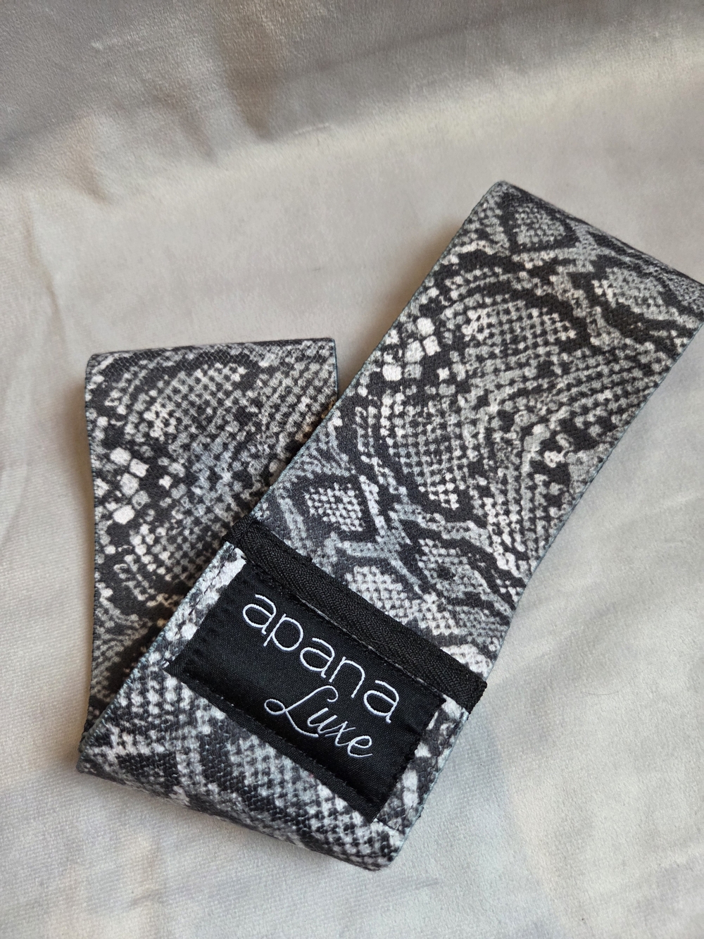 Apana Luxe Gray Black Snake-Print Fabric Resistance Band